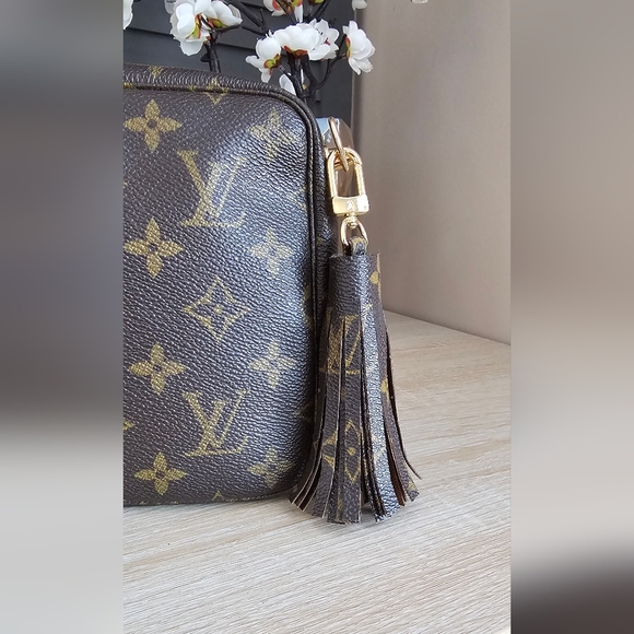 Authentic LOUIS VUITTON Monogram Tassel - Picture 2 of 4
